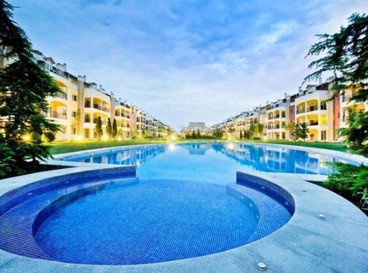Apartament 4 camere parter-complex residential acces la grădină si piscina - 12