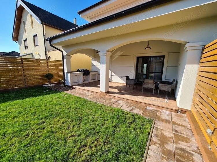 Duplex cu 5 camere cu Canalizare în Aradului
