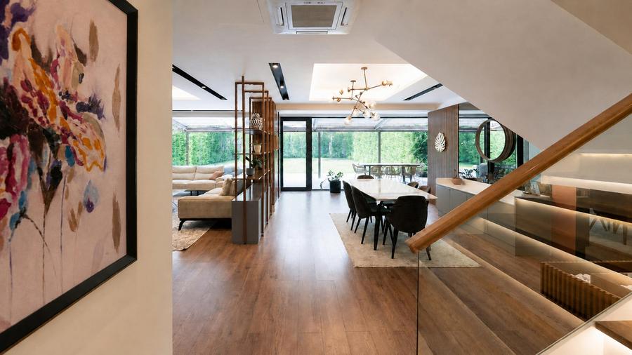 Casă individuală cu 9 camere cu Teren 1300 Mp în Pipera