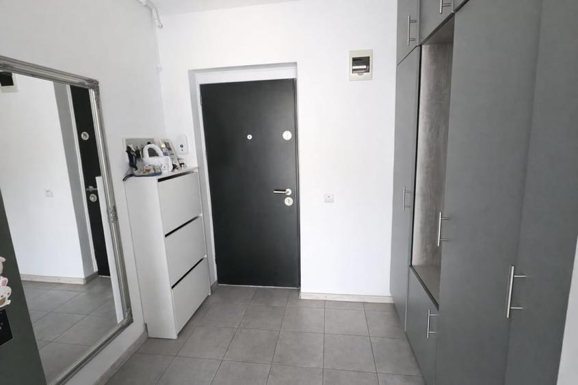 Apartament cu 3 camere decomandat în Florești