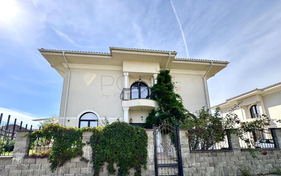 Casă individuală cu 8 camere cu Canalizare în Băneasa