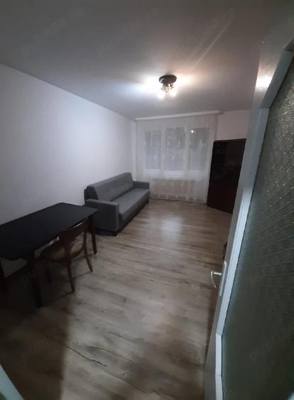 Apartament cu 2 camere decomandat în Cornișa