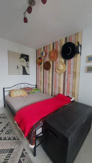 Apartament cu 3 camere decomandat în Drumul Taberei
