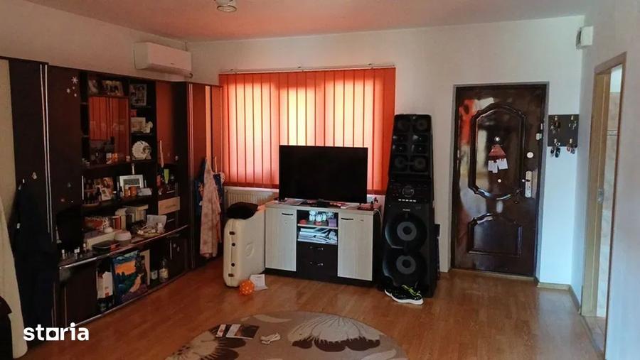 Casă cu 3 camere cu Teren 875 Mp în Lumina