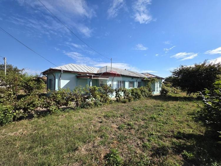 Casă individuală cu 5 camere cu Teren 1098 Mp în Oreavul
