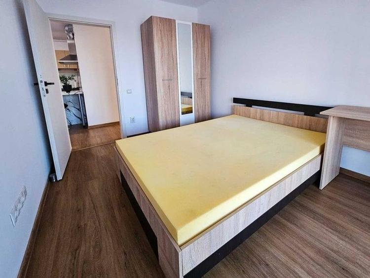Apartament cu 3 camere, mobilat în Zorilor
