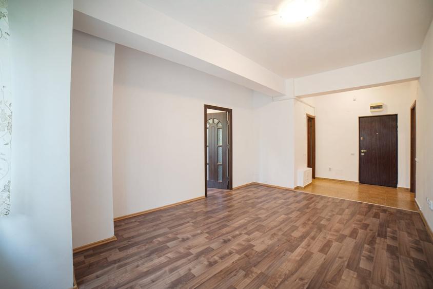 Apartament cu 2 camere semidecomandat în Ferentari