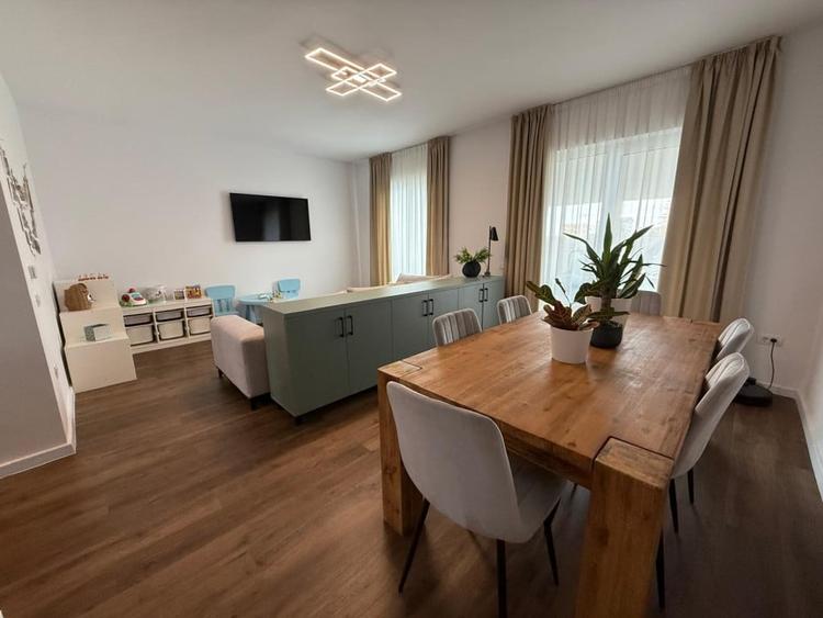 Duplex cu 4 camere cu Canalizare în Giroc