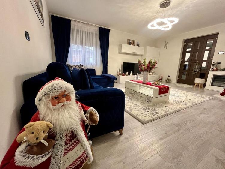 Casă individuală cu 4 camere cu Canalizare în Marginea