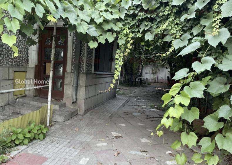 Casă cu 5 camere cu Canalizare în P-ța Alba Iulia