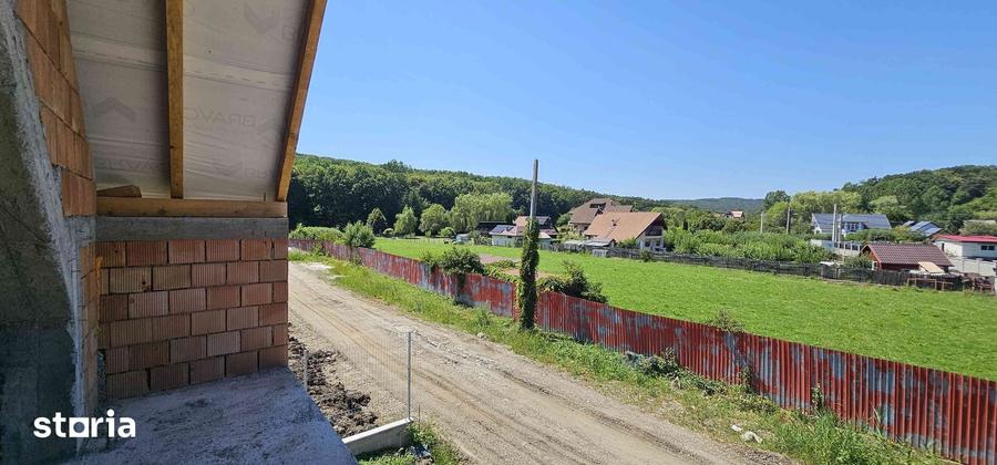 Casă cu 3 camere cu Teren 566 Mp în Corunca
