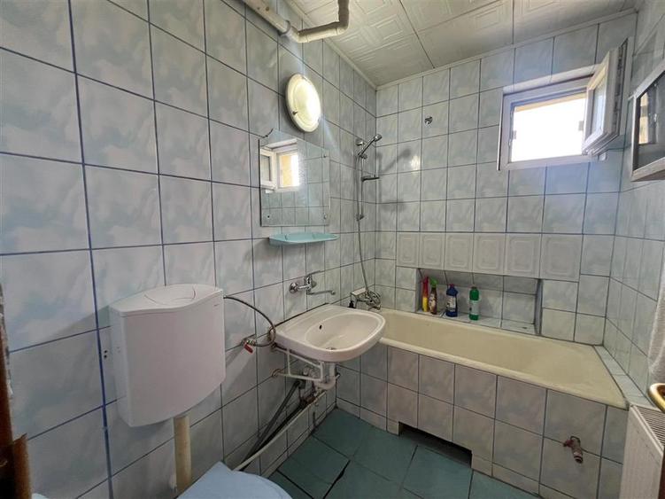 Apartament cu 2 camere semidecomandat în Săsar