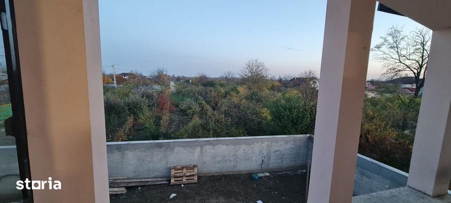 Casă cu 5 camere cu Teren 295 Mp în Central