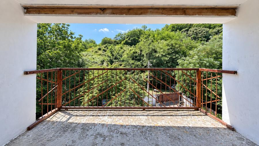 Casă individuală cu 7 camere cu Canalizare în Filipeștii de Pădure