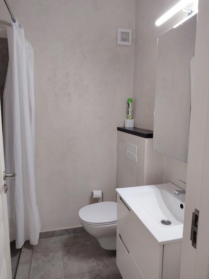 Apartament cu 3 camere decomandat în Faleză