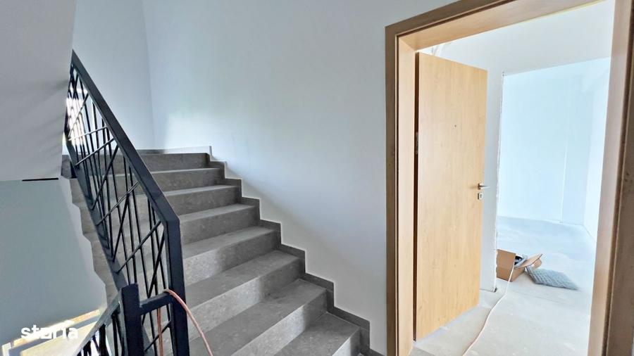 Apartament cu 3 camere decomandat în Cristian