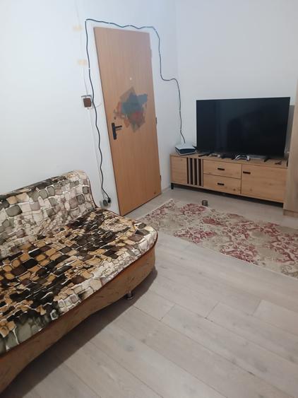 Apartament cu 2 camere decomandat în Broșteni