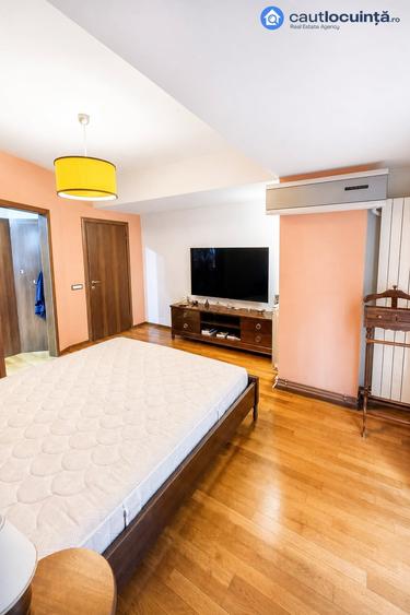 Apartament cu 4 camere, mobilat în Unirii