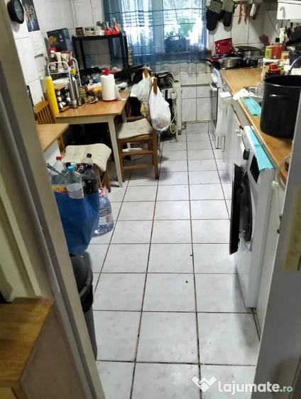 Apartament cu 3 camere decomandat în Primăverii