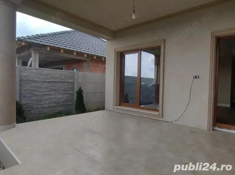 Casă cu 6 camere cu Teren 280 Mp în Săcălaz