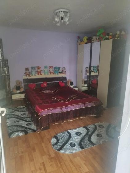 Casă cu 3 camere cu Teren 2500 Mp în Central