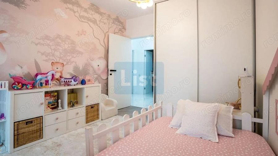 Apartament cu 3 camere semidecomandat în Nord