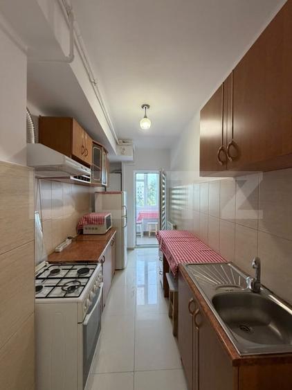 Apartament cu 2 camere semidecomandat, mobilat în Central
