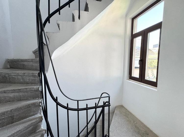 Apartament cu 4 camere în Dacia