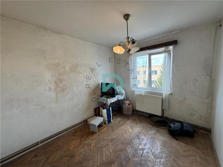 Apartament cu 2 camere semidecomandat în Florilor