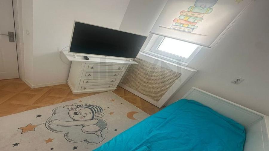 Apartament cu 3 camere semidecomandat în Cișmigiu