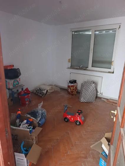 Apartament cu 3 camere decomandat în Precista