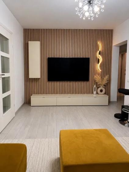 Apartament cu 3 camere semidecomandat, mobilat în Timpuri Noi