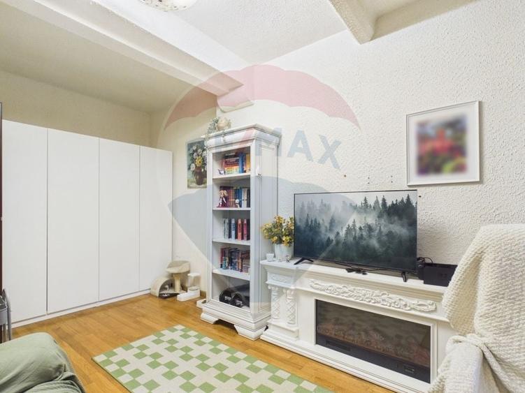 Apartament cu 2 camere semidecomandat, mobilat în Primăverii