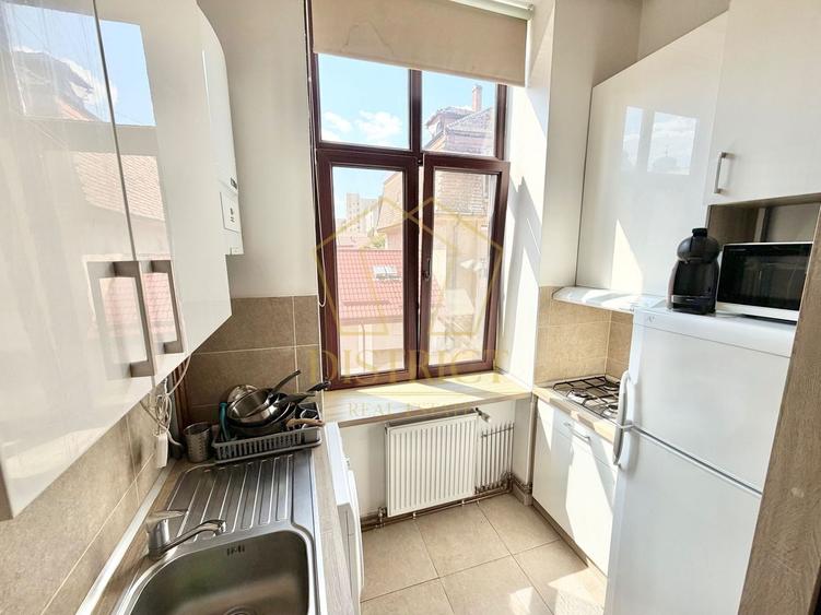 Apartament cu 2 camere semidecomandat, mobilat în Central