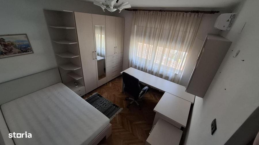 Casă cu 4 camere în Ungureni
