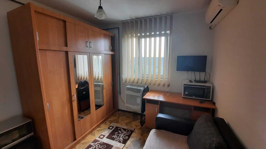 Garsonieră decomandată în Complex Studențesc