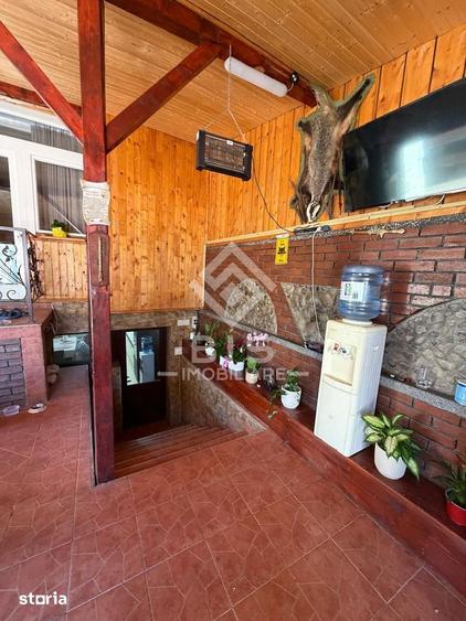 Casă cu 10 camere cu Teren 1400 Mp în Unirea