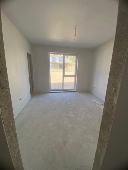 Apartament cu 3 camere semidecomandat în Apahida