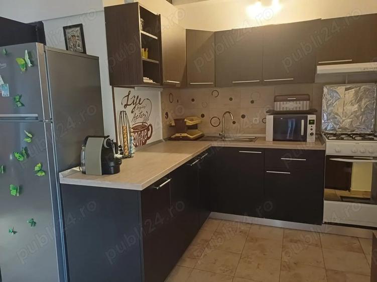 Apartament cu 3 camere decomandat în Mamaia