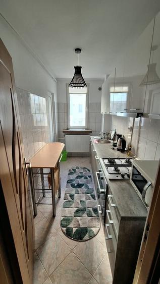Apartament cu 3 camere decomandat în Dărmănești