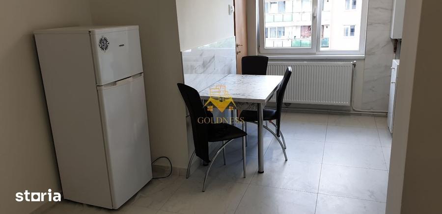 Apartament cu 3 camere în Plopilor