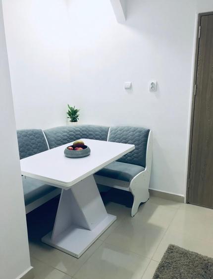 Apartament cu 2 camere semidecomandat, mobilat în Iancului