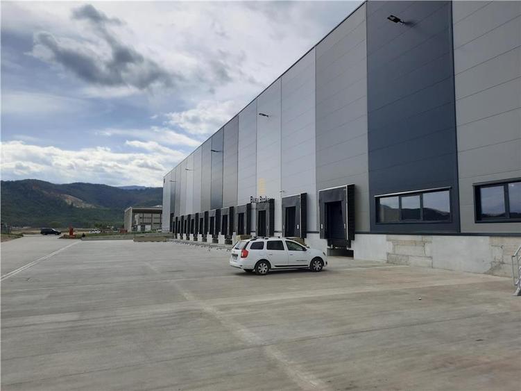 Spatiu Industrial - 3500 mp - Logistica - Productie - Depozitare - Distributie - 17
