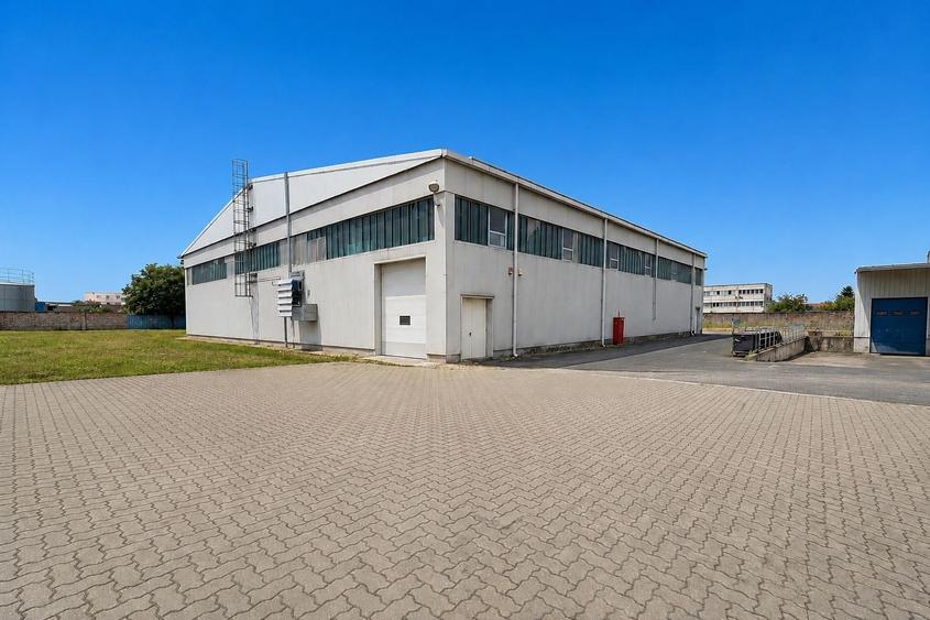 Spațiu industrial, de 1,354 mp, în Sânnicolau Mic