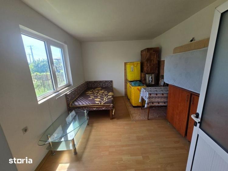 Casă cu 2 camere cu Teren 4200 Mp în Băbana