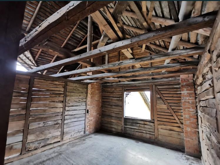 Casă cu 3 camere cu Teren 2200 Mp în Secăria