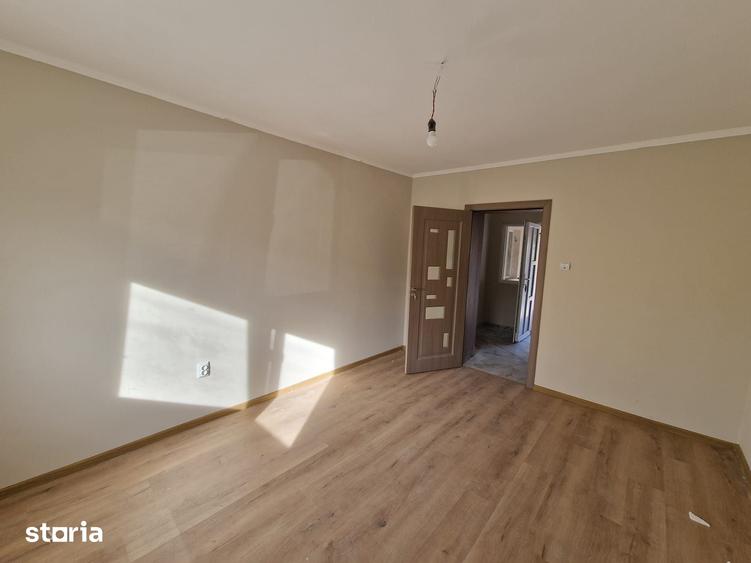 Casă cu 3 camere cu Teren 1712 Mp în Biharia