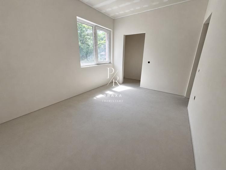 Duplex cu 4 camere cu Canalizare în Florești