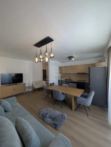 Apartament cu 2 camere semidecomandat în Florești
