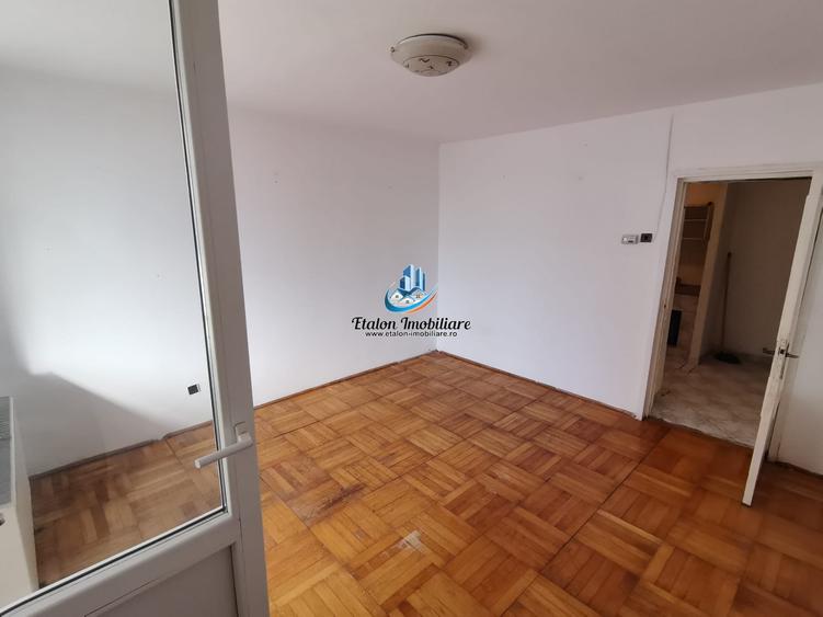 Apartament cu 2 camere semidecomandat în Mărăței